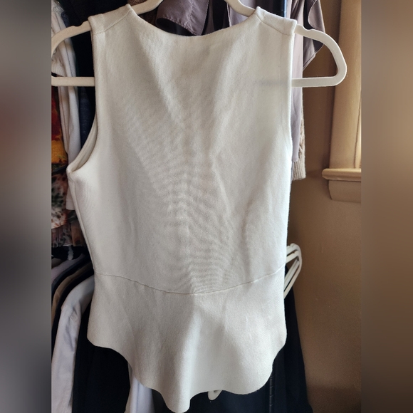 Ann Taylor Cream V-Neck Peplum Knit Tank - Picture 4 of 5